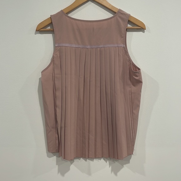 ✨Pleated Golf Shirt✨ - Picture 2 of 2